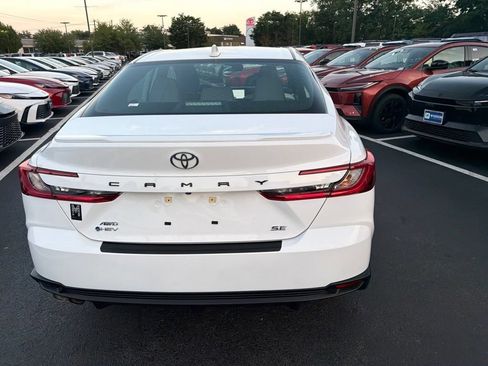 Used 2025 Toyota Camry SE w/ Convenience Package AWD/4WD image 7