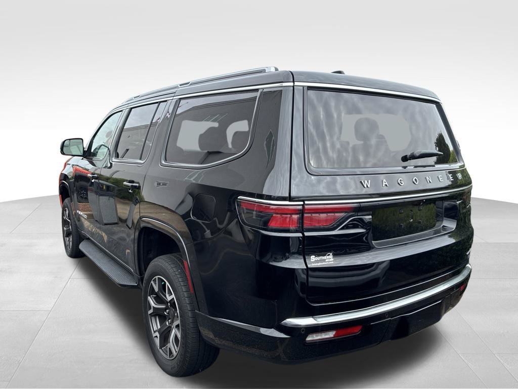 Used 2024 Jeep Wagoneer Series III AWD/4WD image 3