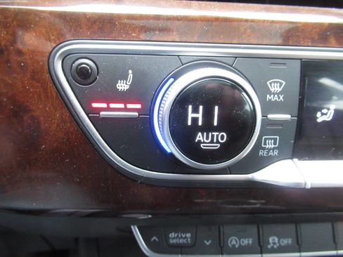 Used 2019 Audi A4 2.0T Premium Plus w/ Premium Plus Package image 28