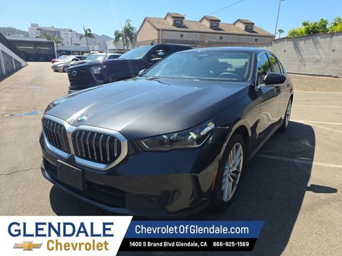 Used 2024 BMW 530i RWD image 1