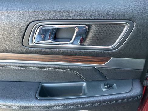 Used 2018 Ford Explorer Limited w/ Equipment Group 301A image 43