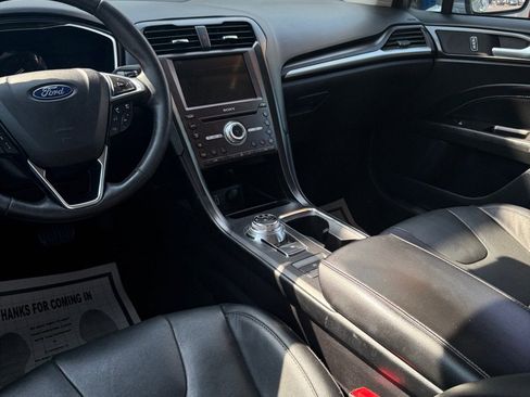 Used 2020 Ford Fusion Titanium FWD image 7