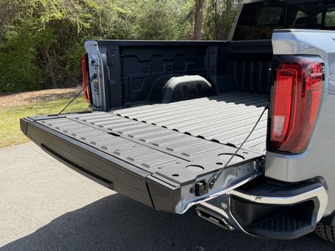 New 2026 GMC Sierra 1500 SLT w/ SLT Premium Plus Package AWD/4WD image 12