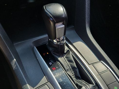 Used 2019 Honda Civic Sport image 14