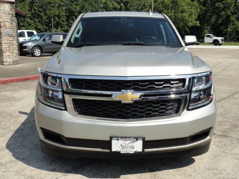 Used 2016 Chevrolet Suburban LS RWD image 2