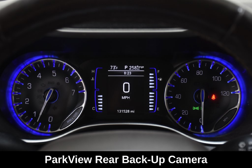 Used 2020 Chrysler Pacifica Touring-L FWD image 16