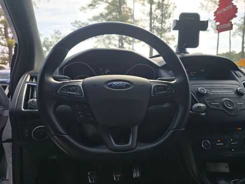 Used 2018 Ford Focus ST image 14