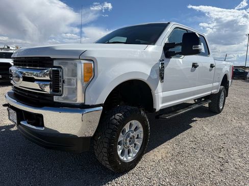 Used 2017 Ford F250 XLT w/ Advanced Security Pack image 4