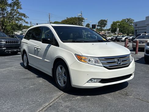 Used 2012 Honda Odyssey Touring image 2