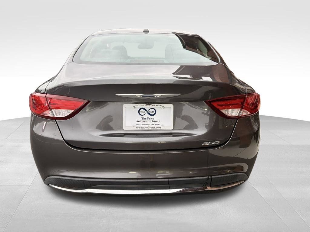 Used 2015 Chrysler 200 Limited w/ Convenience Group FWD image 7