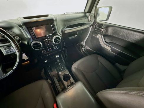 Used 2017 Jeep Wrangler Unlimited Sport AWD/4WD image 11