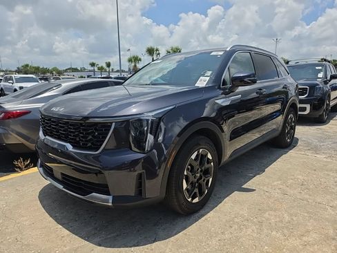 Certified 2025 Kia Sorento S FWD image 6