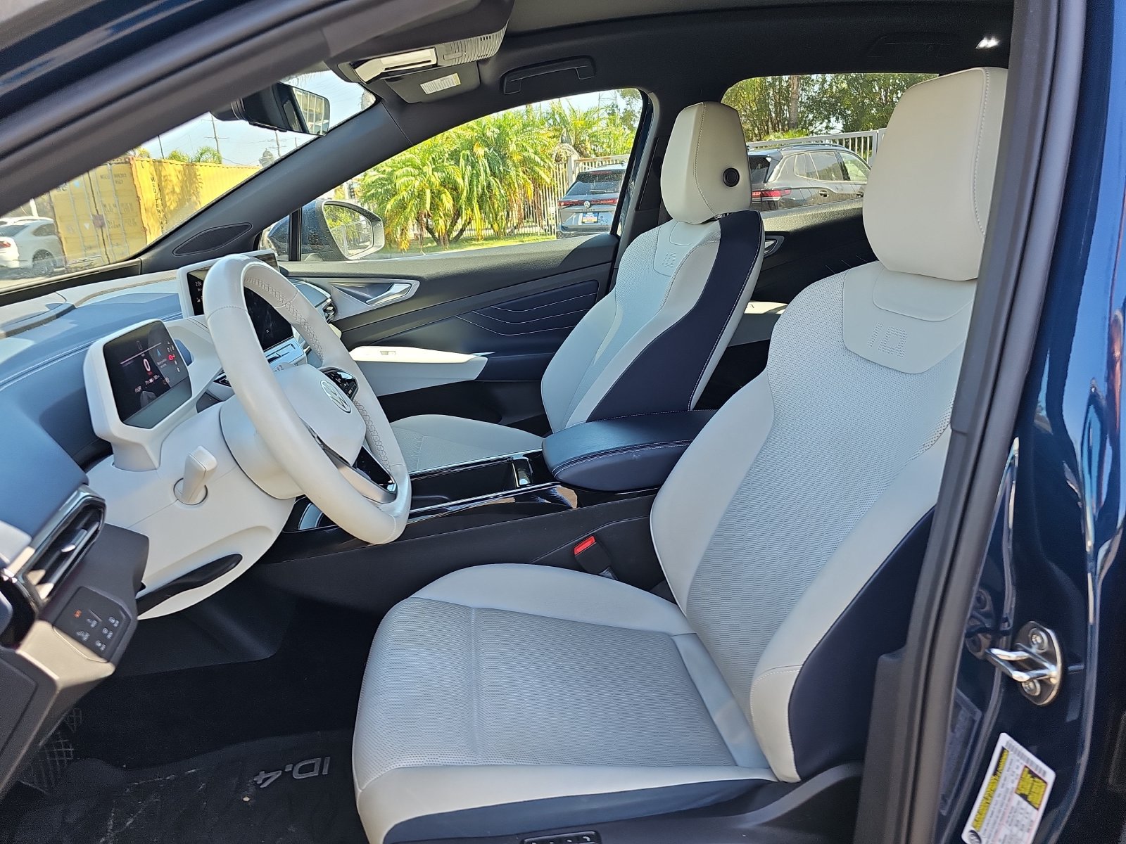 Used 2023 Volkswagen ID.4 Pro S AWD/4WD image 16
