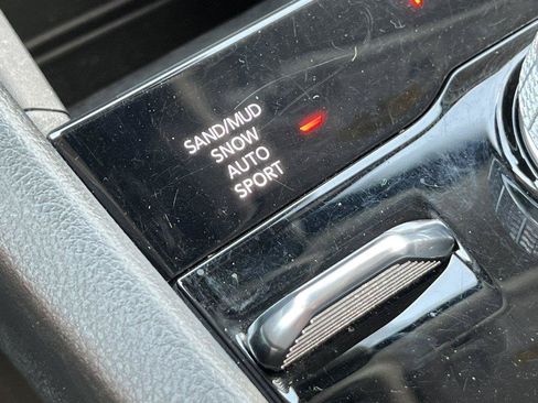 Used 2023 Jeep Grand Cherokee L Limited AWD/4WD image 28