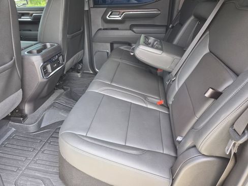 Used 2024 GMC Sierra 1500 SLT AWD/4WD image 17