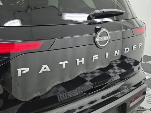 Used 2025 Nissan Pathfinder SV w/ SV Premium Package FWD image 7