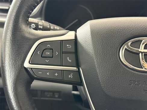 Certified 2021 Toyota Sienna XLE image 17