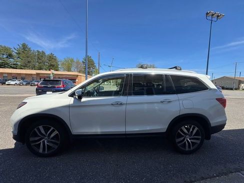 Used 2017 Honda Pilot Elite image 4