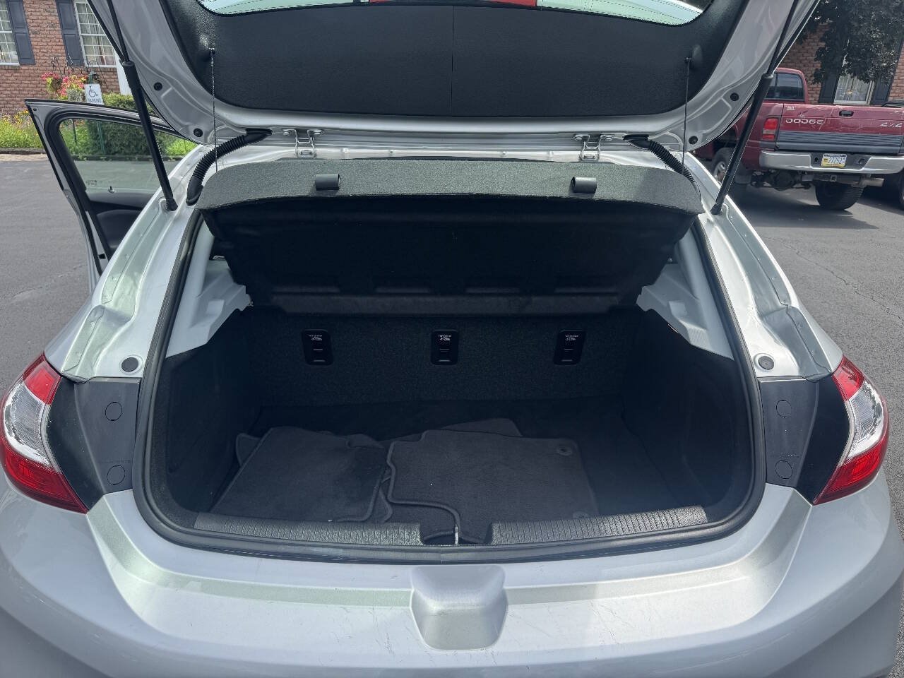 Used 2019 Chevrolet Cruze LS FWD image 15