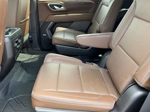 Used 2021 Chevrolet Tahoe High Country RWD image 16