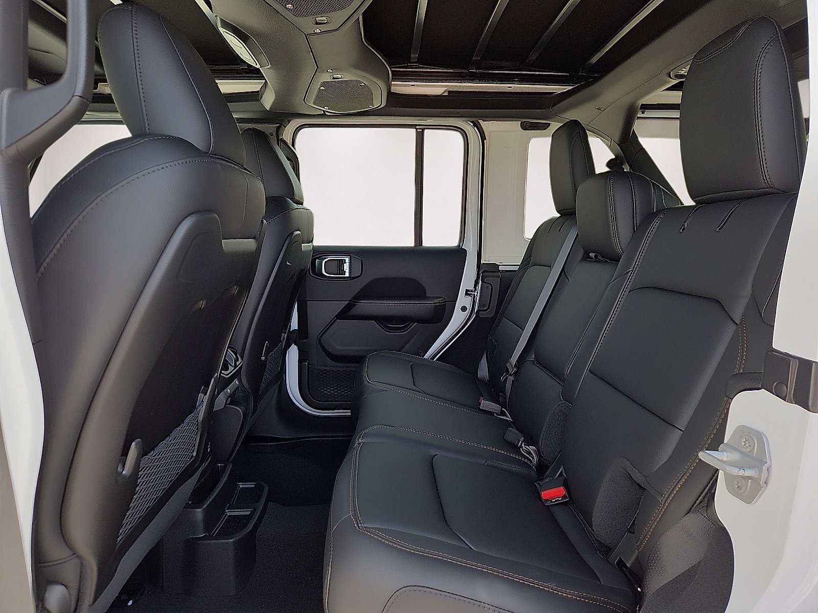 New 2027 Jeep Wrangler Unlimited Sahara AWD/4WD image 10