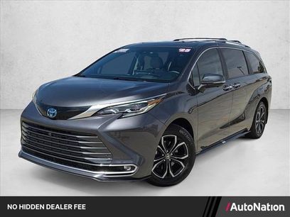 Used 2025 Toyota Sienna Platinum