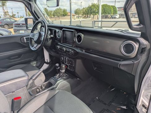 Used 2023 Jeep Wrangler Unlimited Sahara w/ Cold Weather Group AWD/4WD image 36