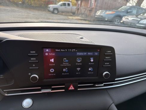 Certified 2022 Hyundai Elantra SEL image 20