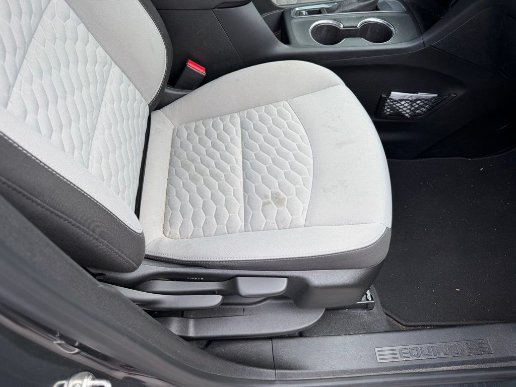 Used 2018 Chevrolet Equinox LS FWD image 17