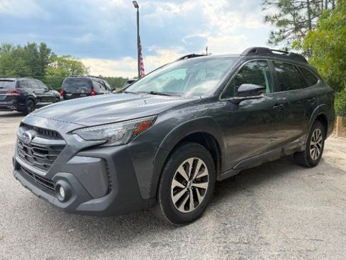 Used 2023 Subaru Outback Premium AWD/4WD image 4