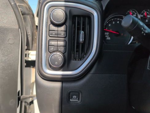 Used 2020 Chevrolet Silverado 1500 LT Trail Boss w/ Bed Protection Package AWD/4WD image 28
