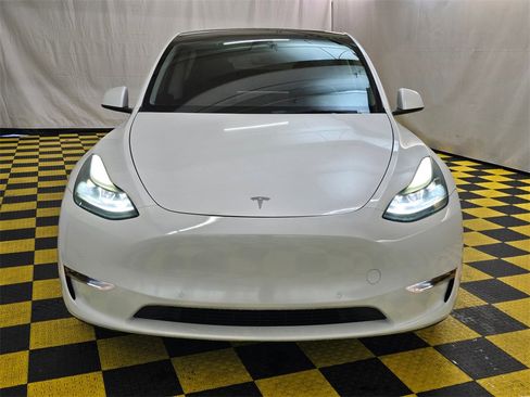 Used 2022 Tesla Model Y Performance image 8