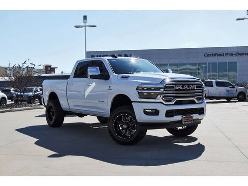 Used 2026 RAM 2500 Laramie AWD/4WD image 1