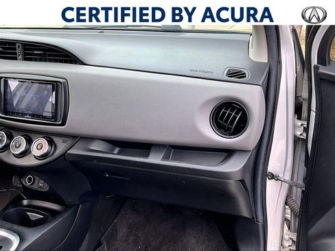 Used 2016 Toyota Yaris L image 20