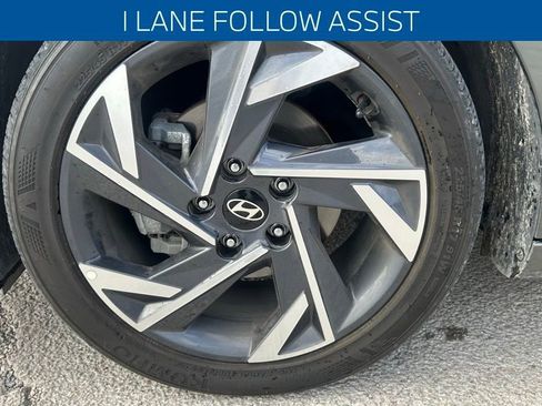 Used 2024 Hyundai Elantra SEL w/ Convenience Package image 14