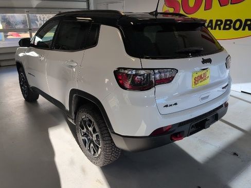 New 2026 Jeep Compass Trailhawk w/ Trailer Tow Group image 3
