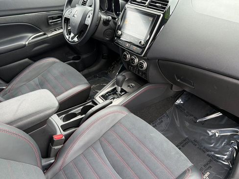 Used 2024 Mitsubishi Outlander Sport SE image 16