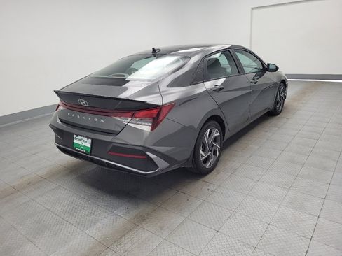 Used 2025 Hyundai Elantra Sport image 9