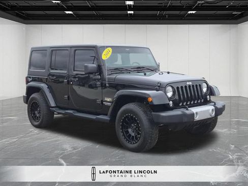 Used 2014 Jeep Wrangler Unlimited Sahara AWD/4WD image 7