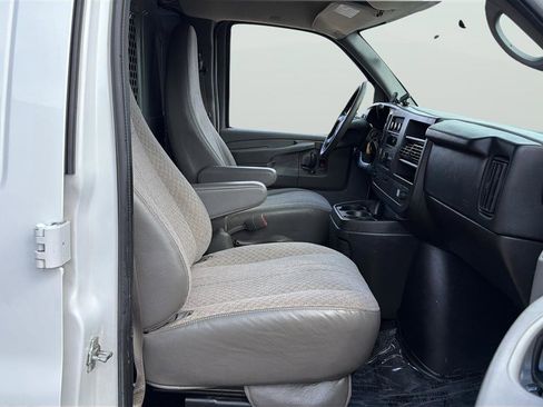 Used 2014 GMC Savana 1500 AWD image 13