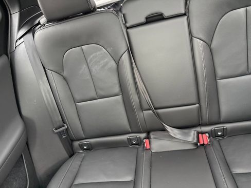 Certified 2025 Volvo XC40 B5 Core image 29