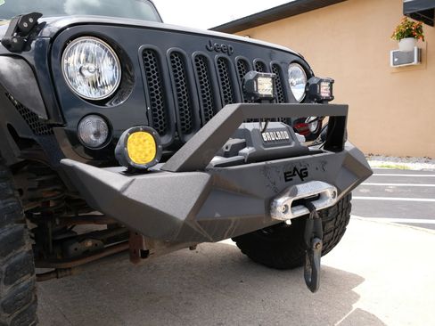 Used 2017 Jeep Wrangler Sport AWD/4WD image 13