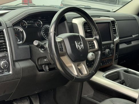 Used 2019 RAM 1500 Laramie w/ Convenience Group AWD/4WD image 13