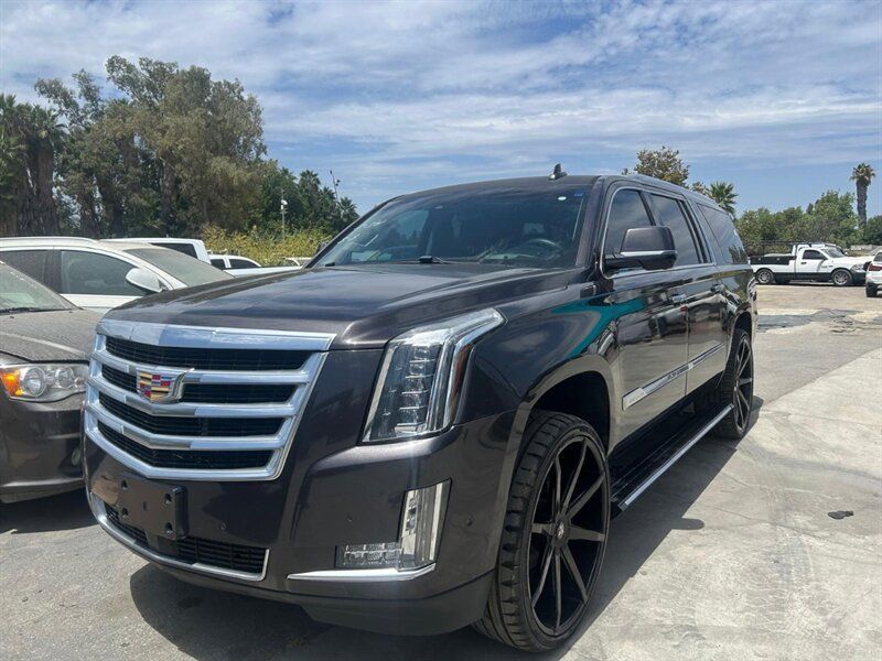 Used 2017 Cadillac Escalade ESV Premium Luxury AWD/4WD image 7