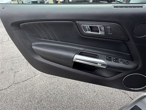 Used 2016 Ford Mustang Premium image 13