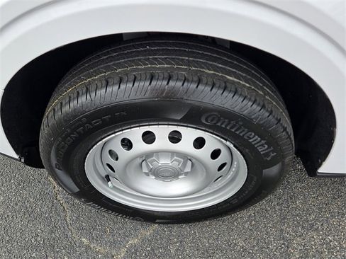 New 2025 Ford Maverick XL image 10