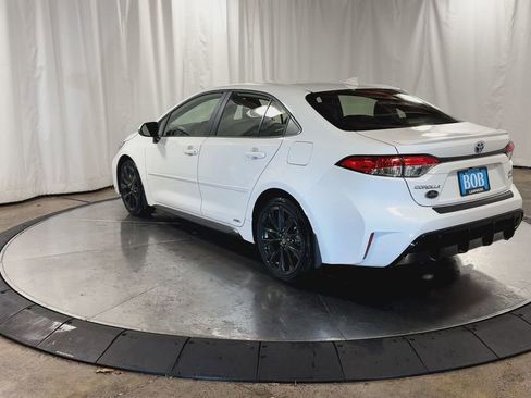 Used 2024 Toyota Corolla SE image 8