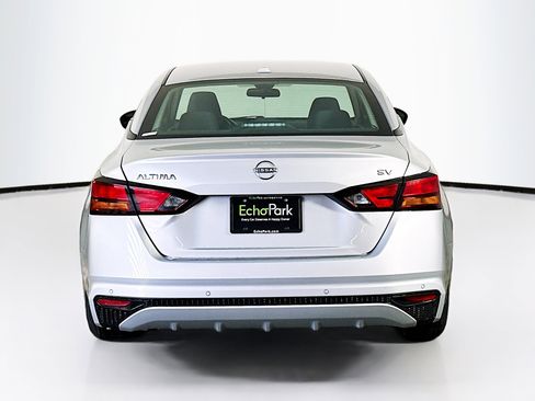 Used 2024 Nissan Altima 2.5 SV image 7