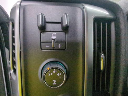 Used 2016 Chevrolet Silverado 2500 LT w/ LT Convenience Package AWD/4WD image 12
