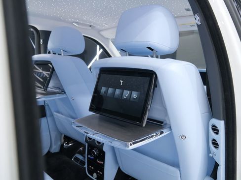 Used 2026 Rolls-Royce Cullinan image 50